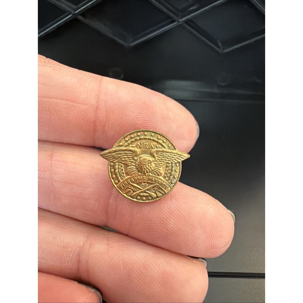 Vintage NRA Firearms Patriot Eagle Gold Tone Hat Lapel Pin